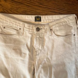 Lee jeans in a lovely white /silver color